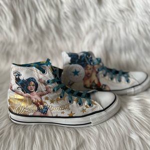 Converse licensed DC Comics Originals WONDER WOMAN high tops.